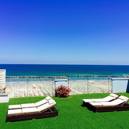 Residence Frontemare Rimini Ngoại thất bức ảnh
