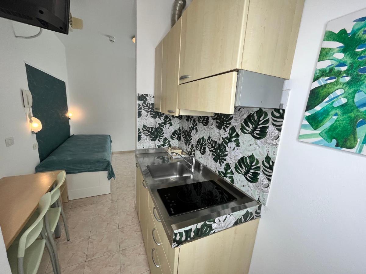 Residence Frontemare Rimini Ngoại thất bức ảnh