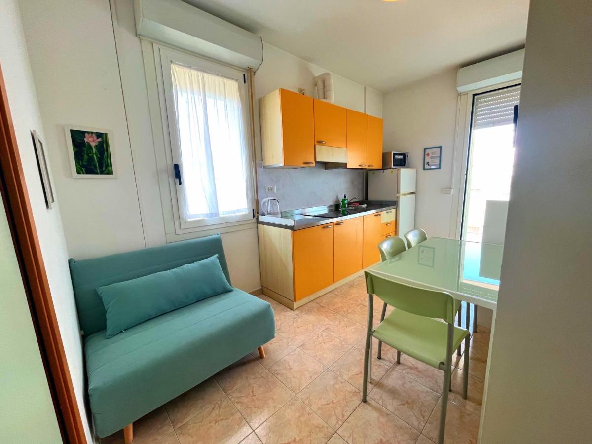 Residence Frontemare Rimini Ngoại thất bức ảnh