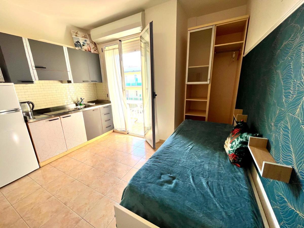 Residence Frontemare Rimini Ngoại thất bức ảnh