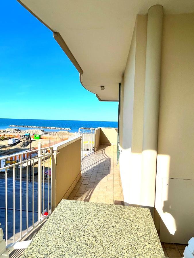 Residence Frontemare Rimini Ngoại thất bức ảnh