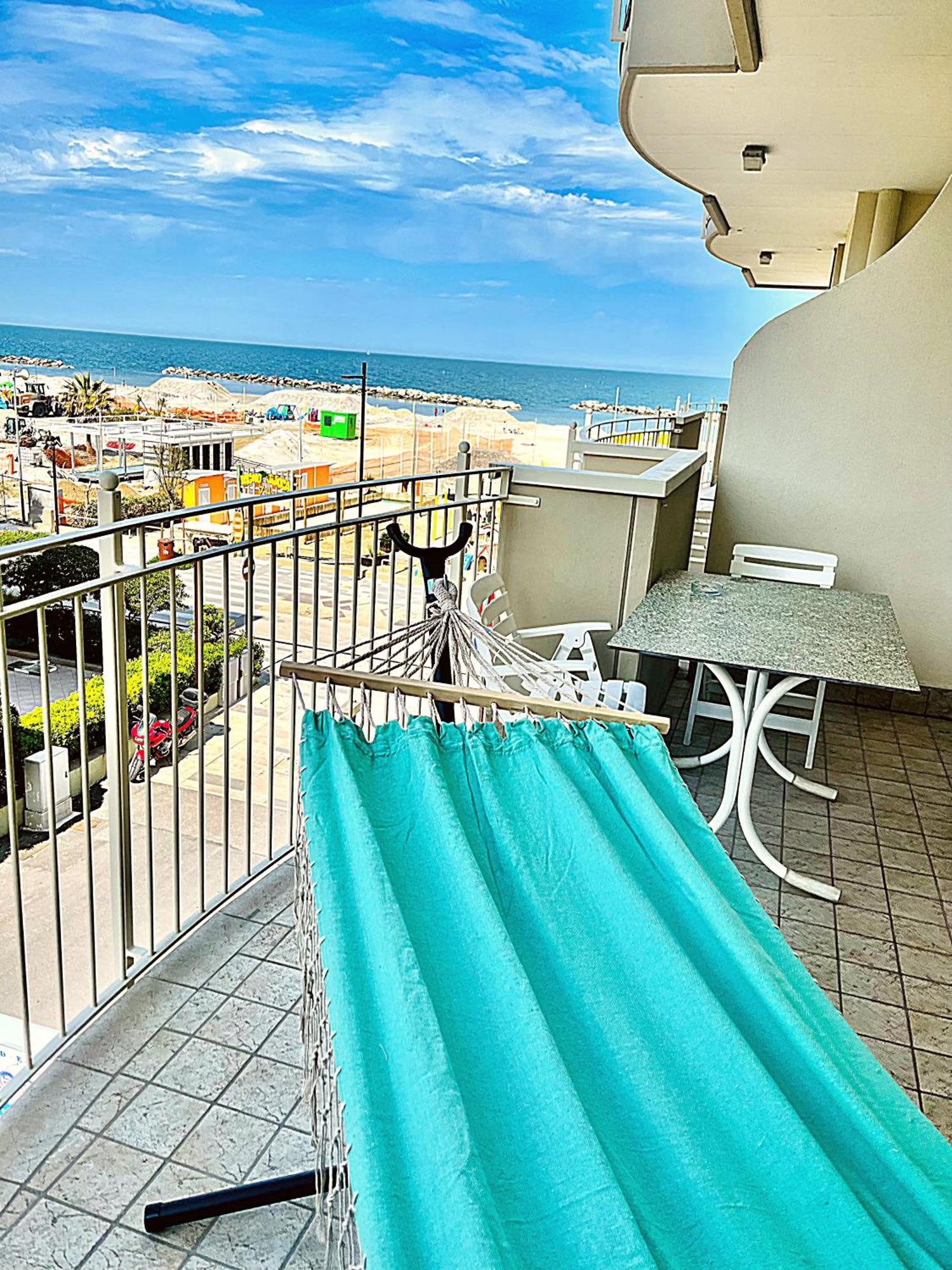 Residence Frontemare Rimini Ngoại thất bức ảnh