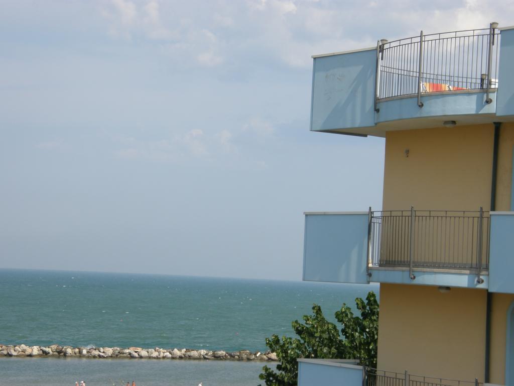Residence Frontemare Rimini Ngoại thất bức ảnh