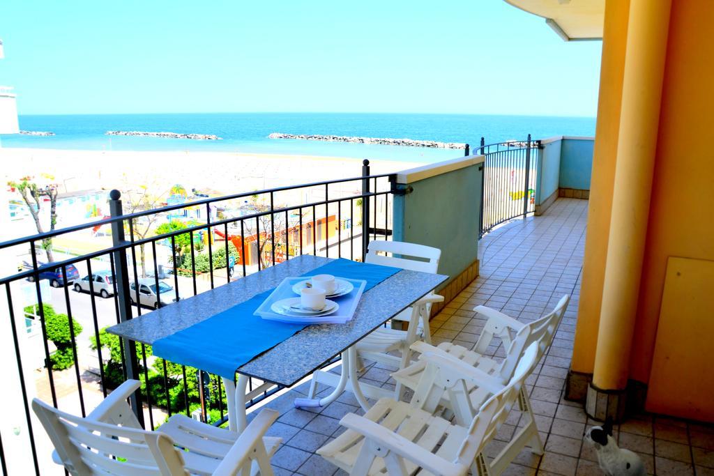 Residence Frontemare Rimini Ngoại thất bức ảnh